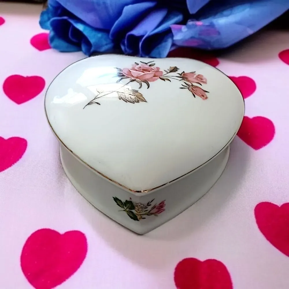 Vintage heart trinket